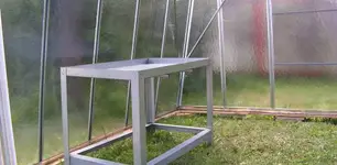 Pracovný stôl pre záhradné skleníky NORDPOLEN