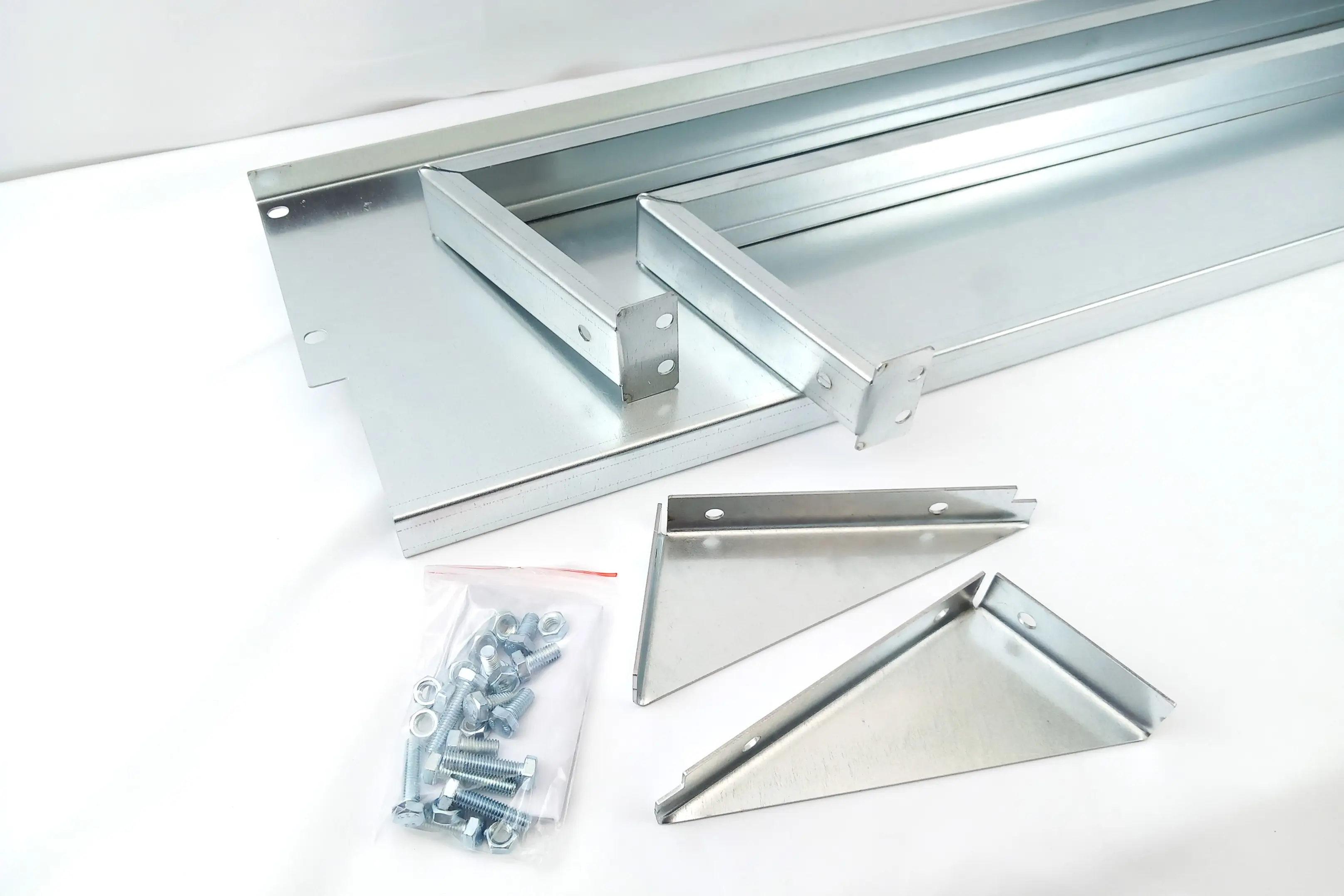 Plechová polica pre skleník Hobby H7