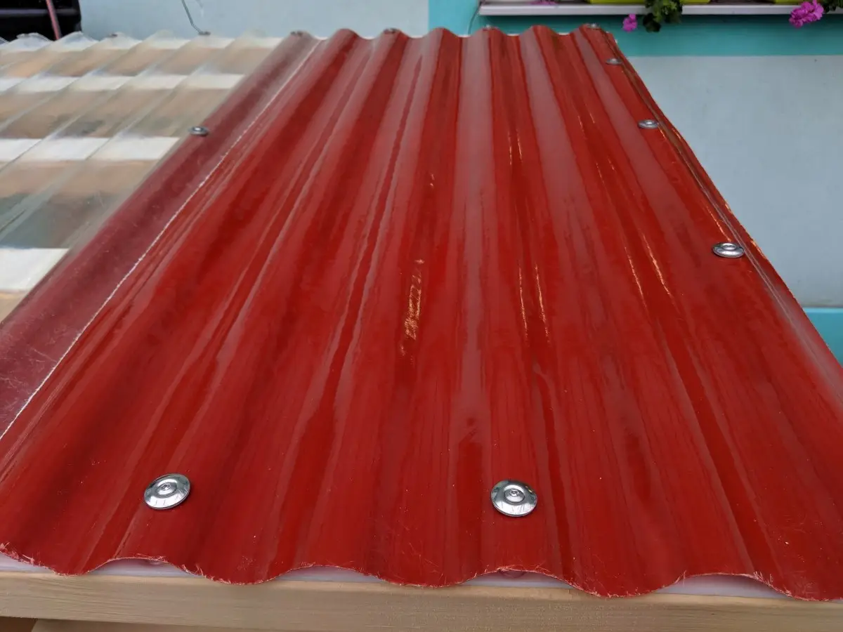 Sklolaminátová vlnitá rola Guttagliss PES