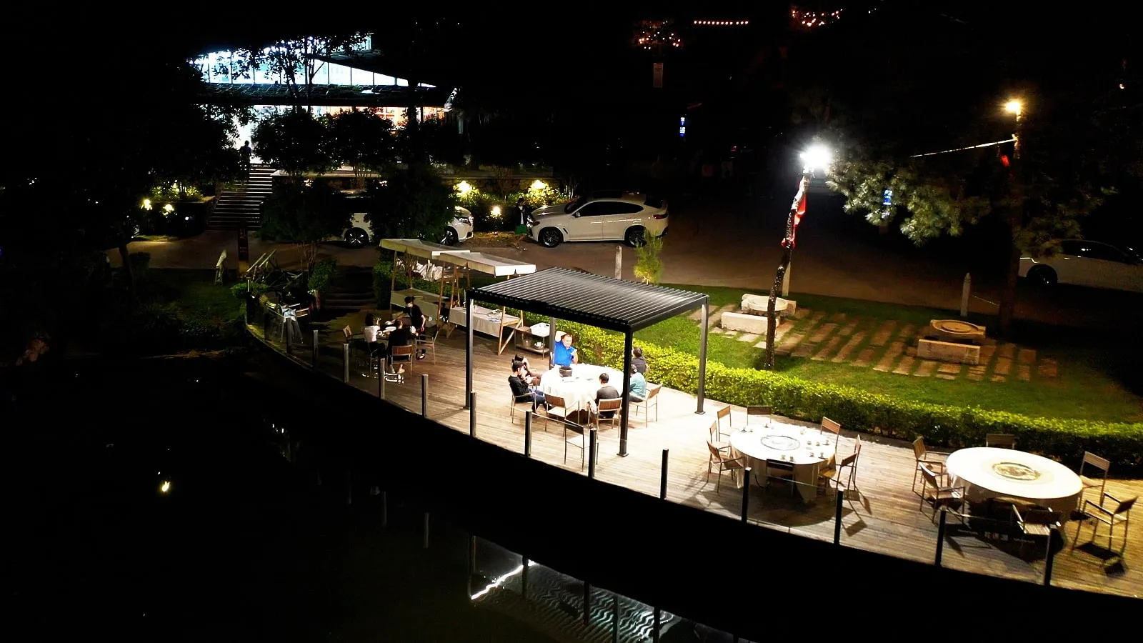 Hliníková pergola LANITPLAST Bioclimatic PREMIUM PLUS